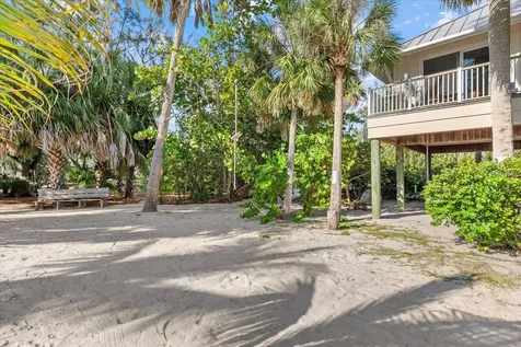 7143 La Lenaire Drive Longboat Key FL 34228