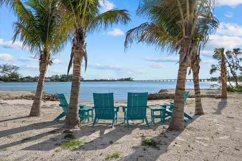 7143 La Lenaire Drive Longboat Key FL 34228