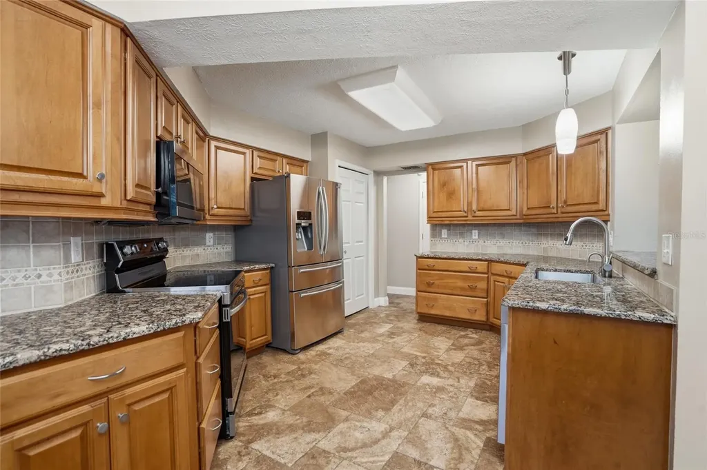 2715 Mock Orange Court Valrico FL 33594