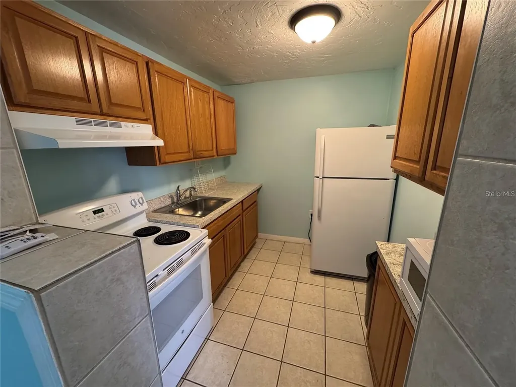 104 Base Avenue W Venice FL 34285