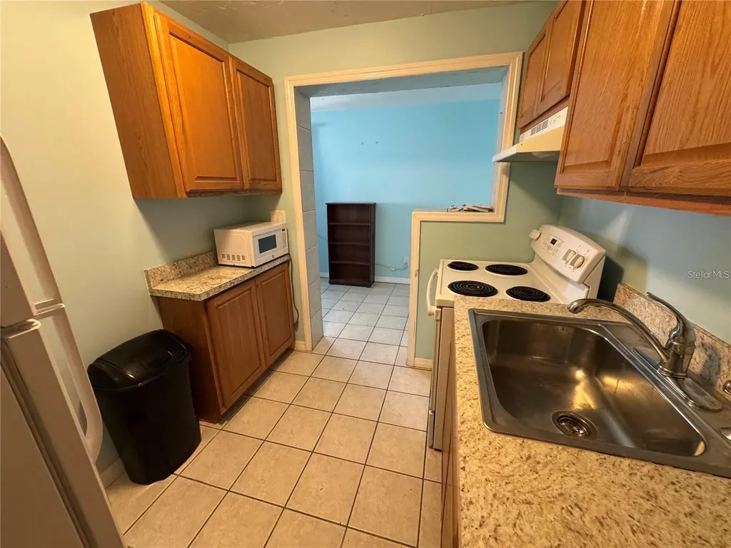 104 Base Avenue W Venice FL 34285