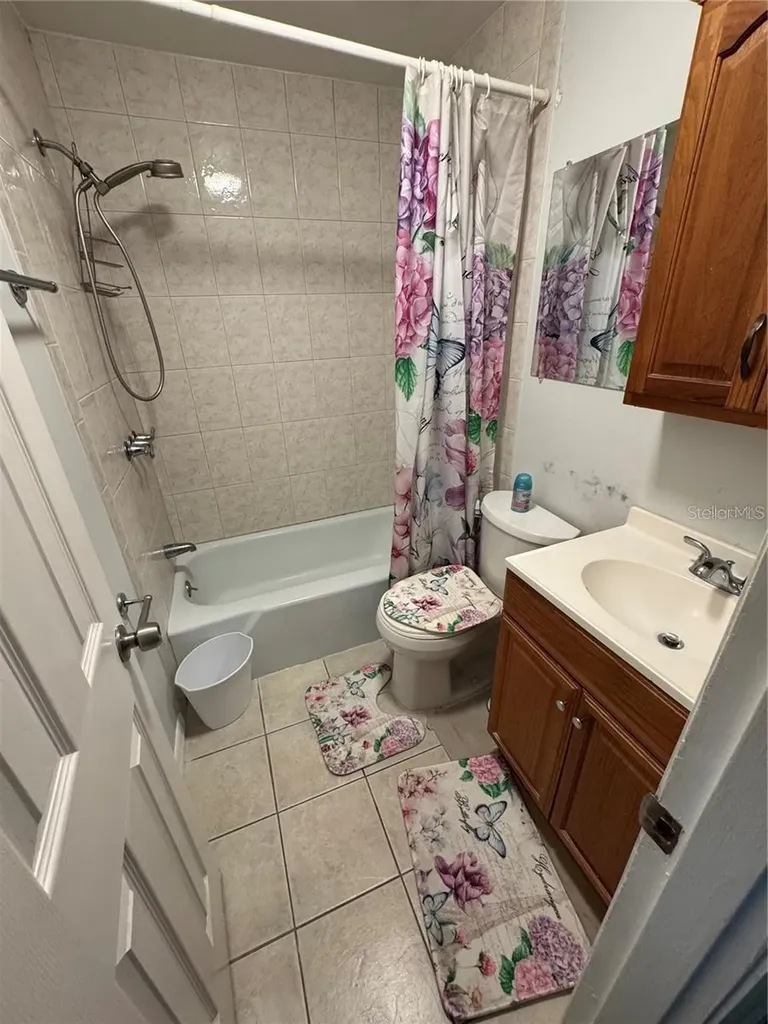 104 Base Avenue W Venice FL 34285