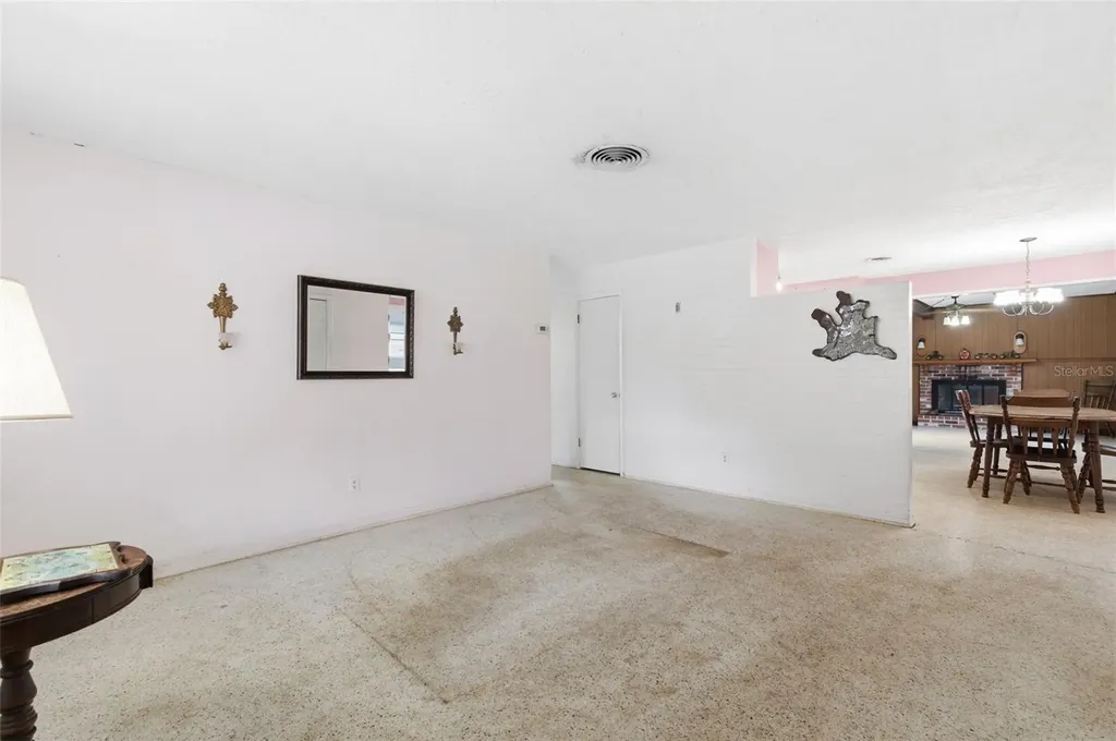 6617 27th Way N St Petersburg FL 33702