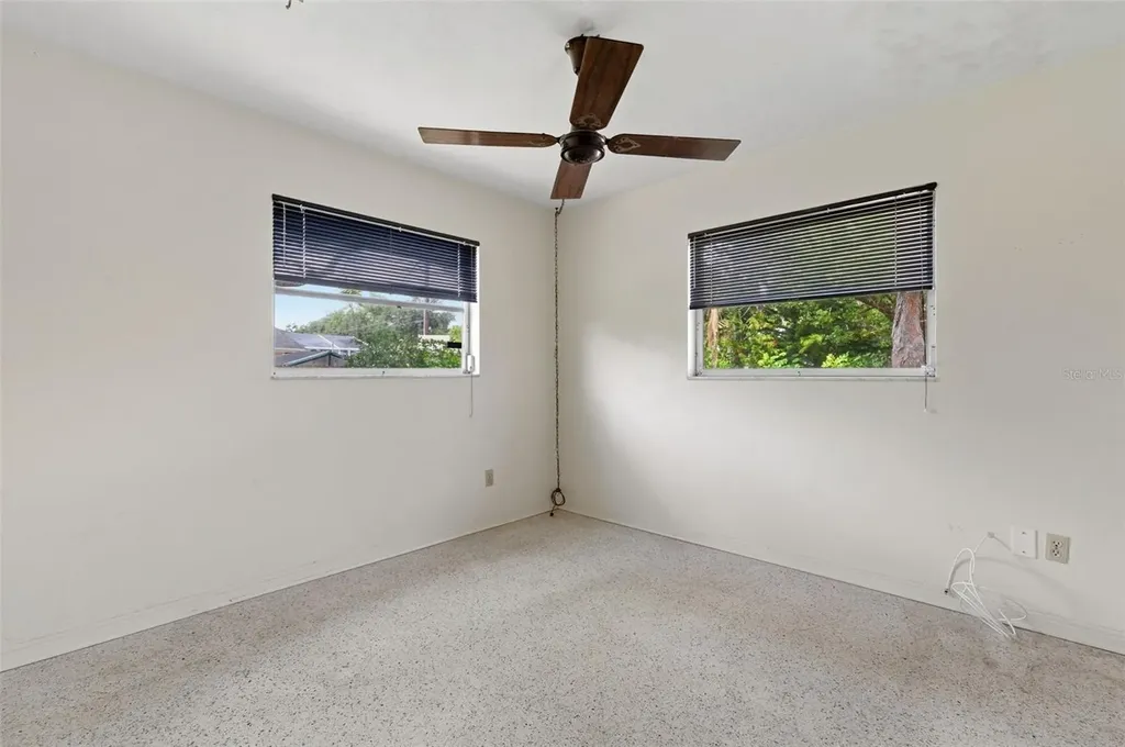 6617 27th Way N St Petersburg FL 33702