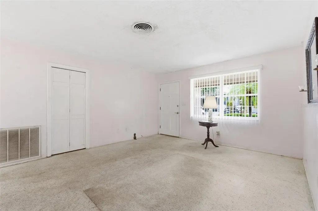 6617 27th Way N St Petersburg FL 33702