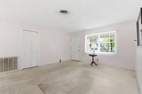 6617 27th Way N St Petersburg FL 33702
