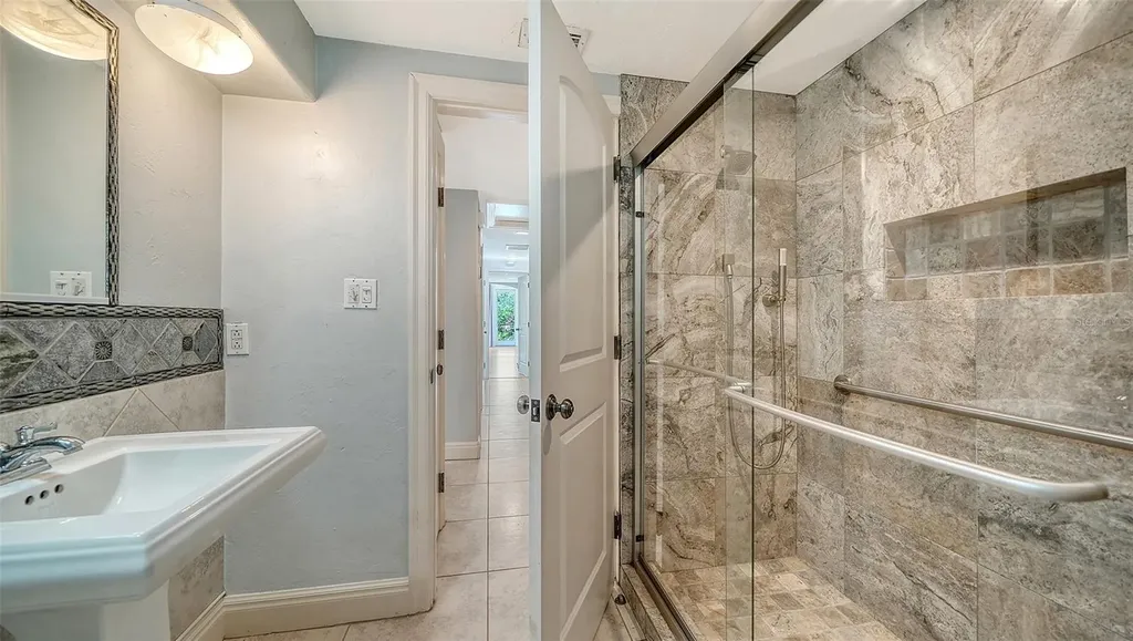 3424 Tanglewood Drive Sarasota FL 34239