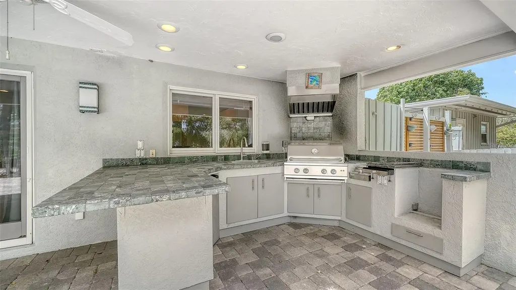 3424 Tanglewood Drive Sarasota FL 34239