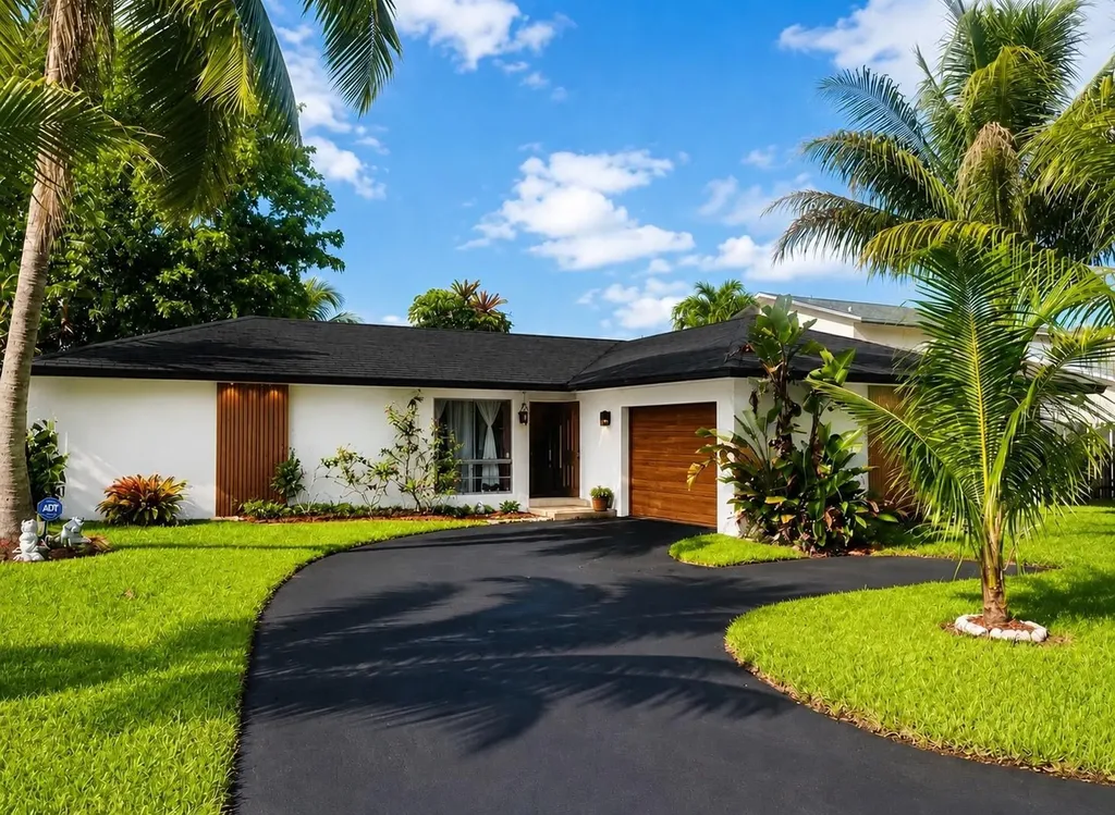 7551 SW 42nd Place Davie FL 33314