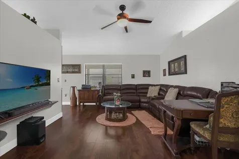 615 Mckinley Court Kissimmee FL 34758