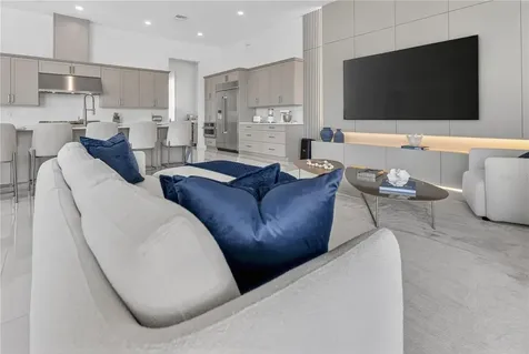 16044 Pendio Drive Bella Collina FL 34756