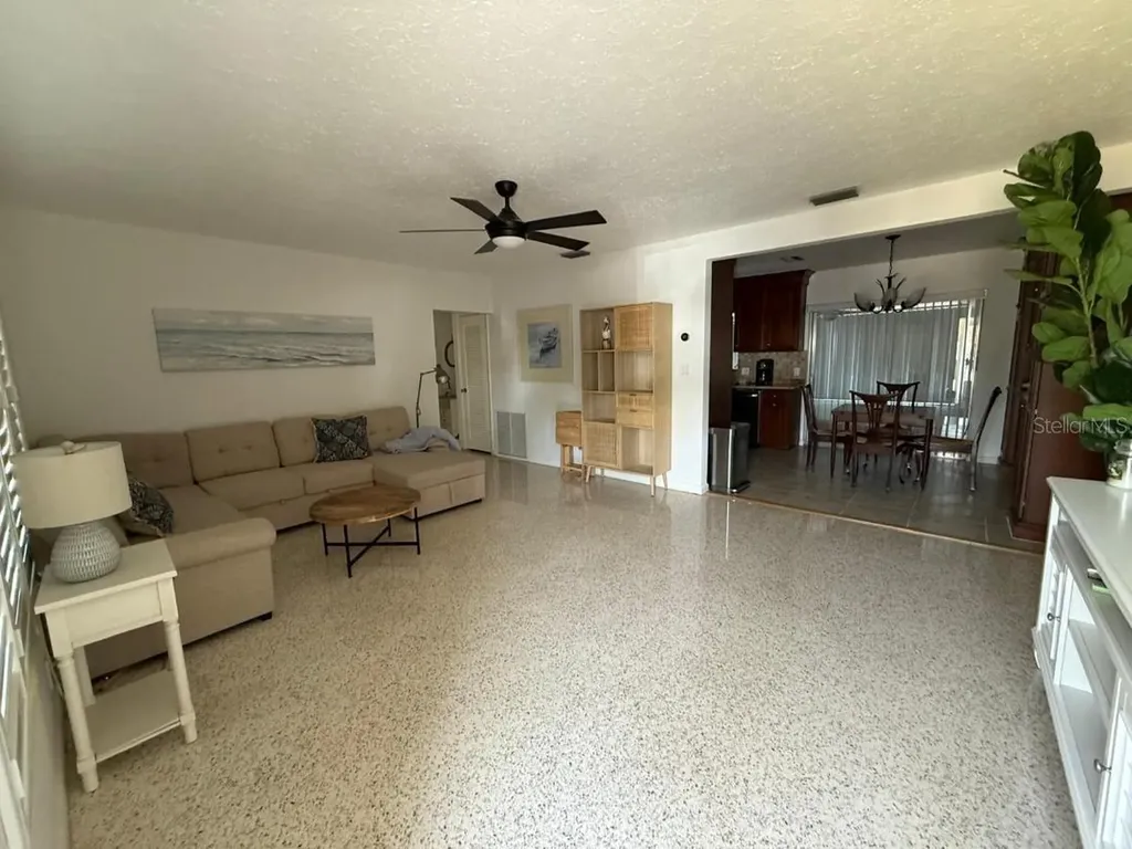 6015 Carlton Avenue Sarasota FL 34231