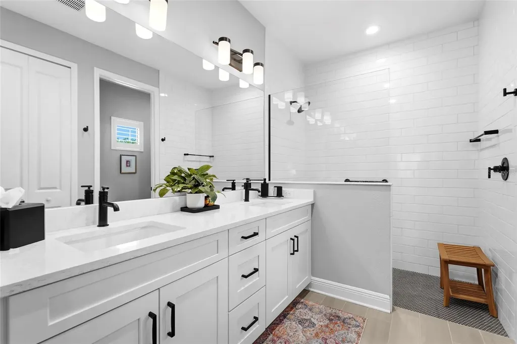 8506 Frangipani Terrace Sarasota FL 34240
