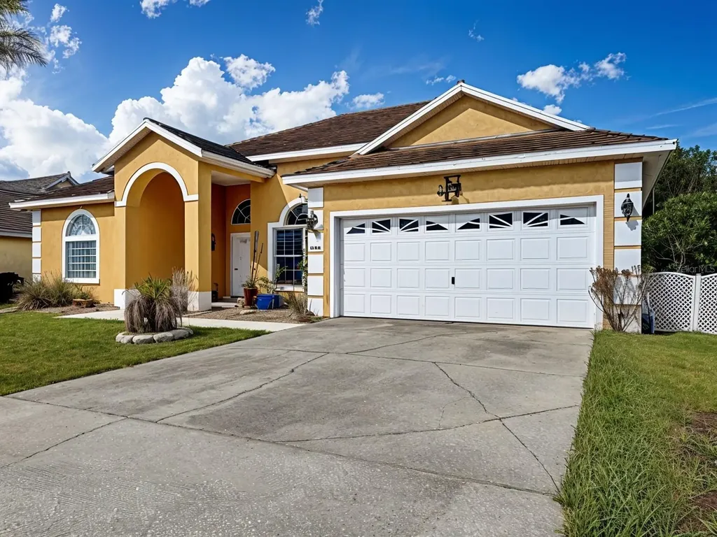 844 Montana Avenue Davenport FL 33897
