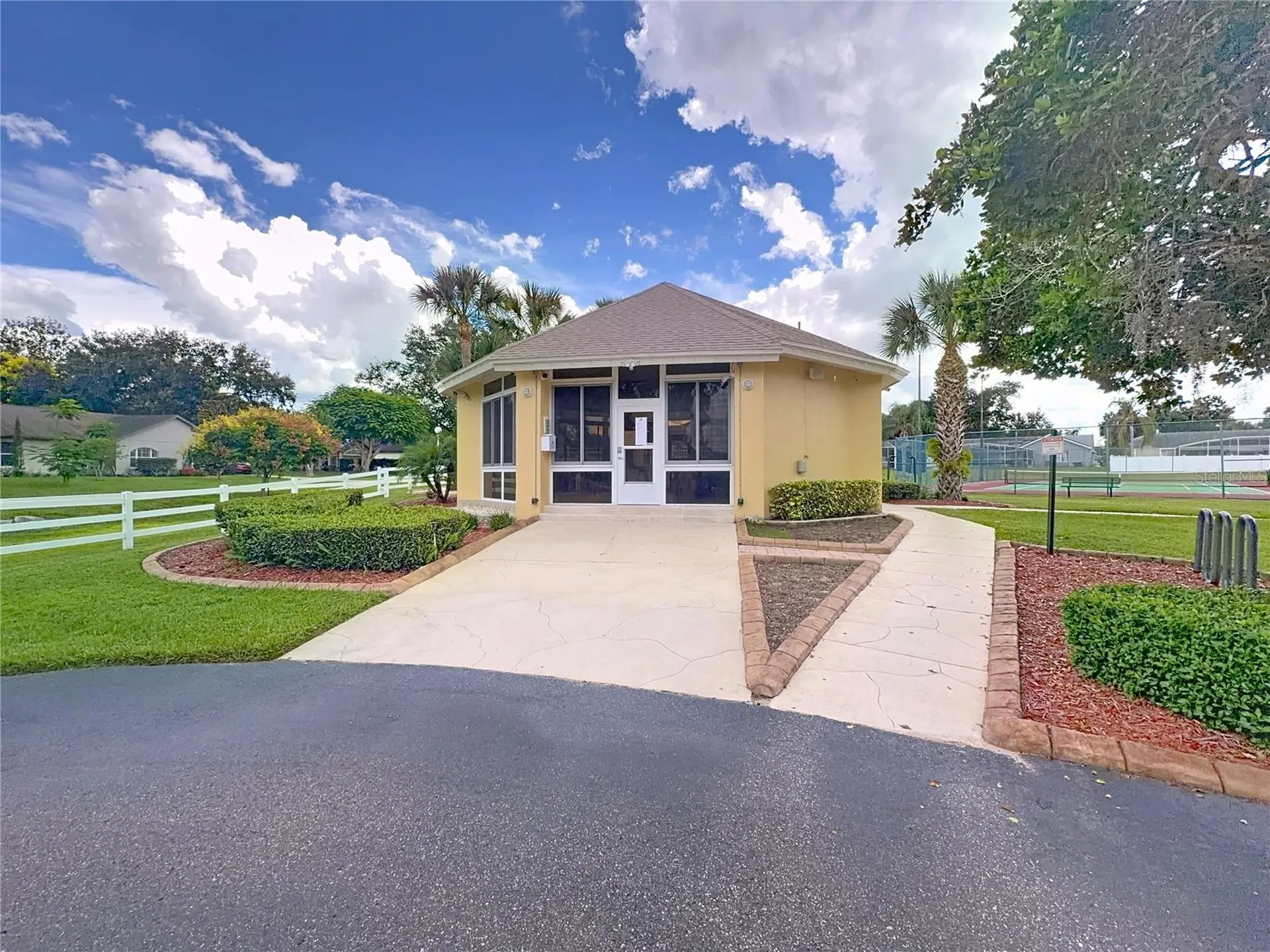 844 Montana Avenue Davenport FL 33897