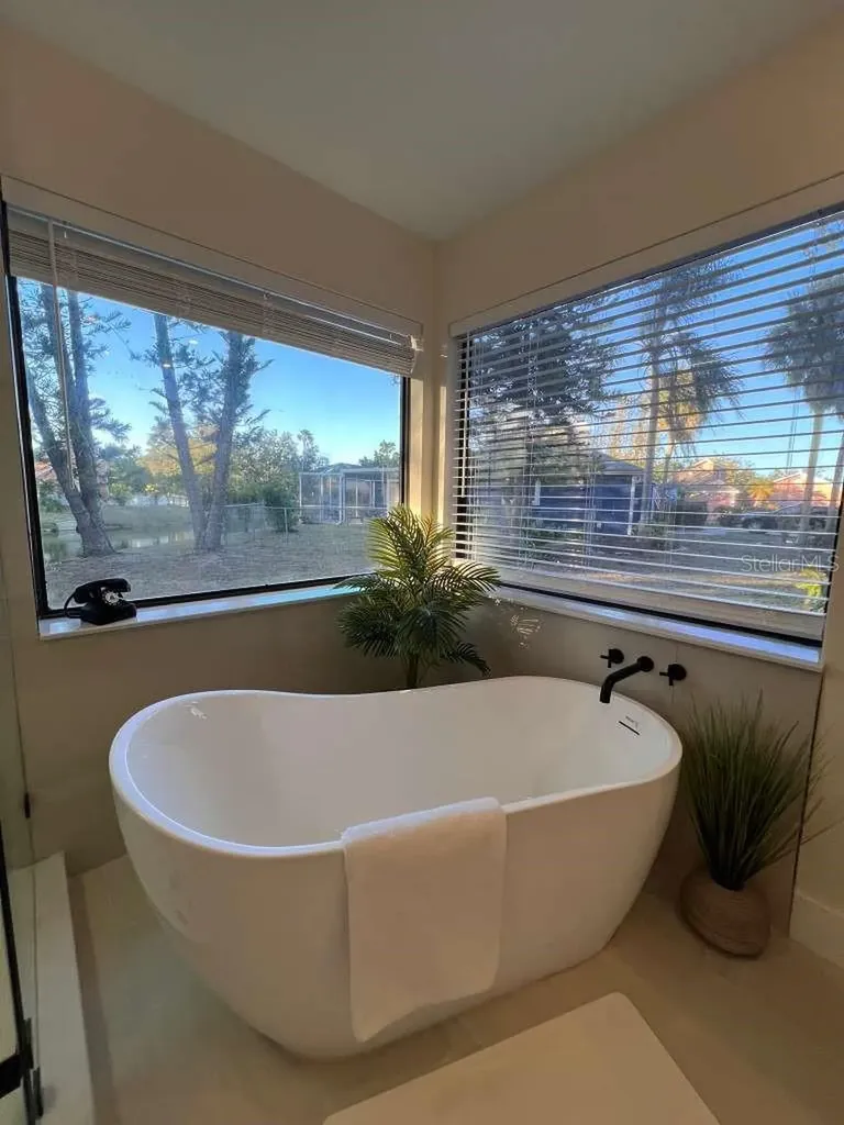 8240 Cypress Lake Drive Sarasota FL 34243