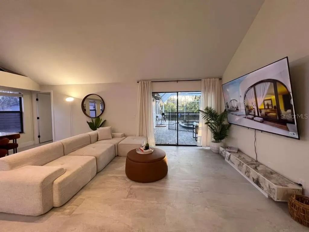 8240 Cypress Lake Drive Sarasota FL 34243