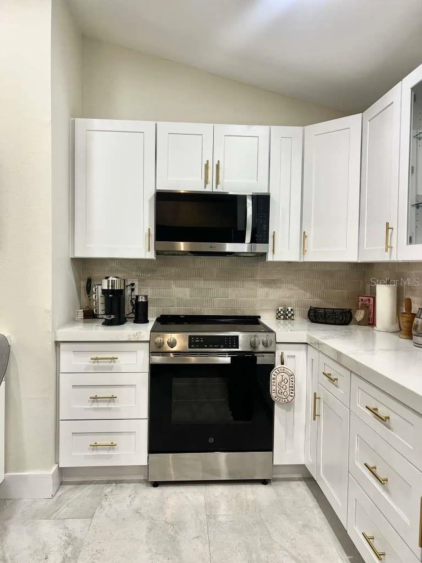 8240 Cypress Lake Drive Sarasota FL 34243