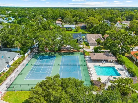8240 Cypress Lake Drive Sarasota FL 34243