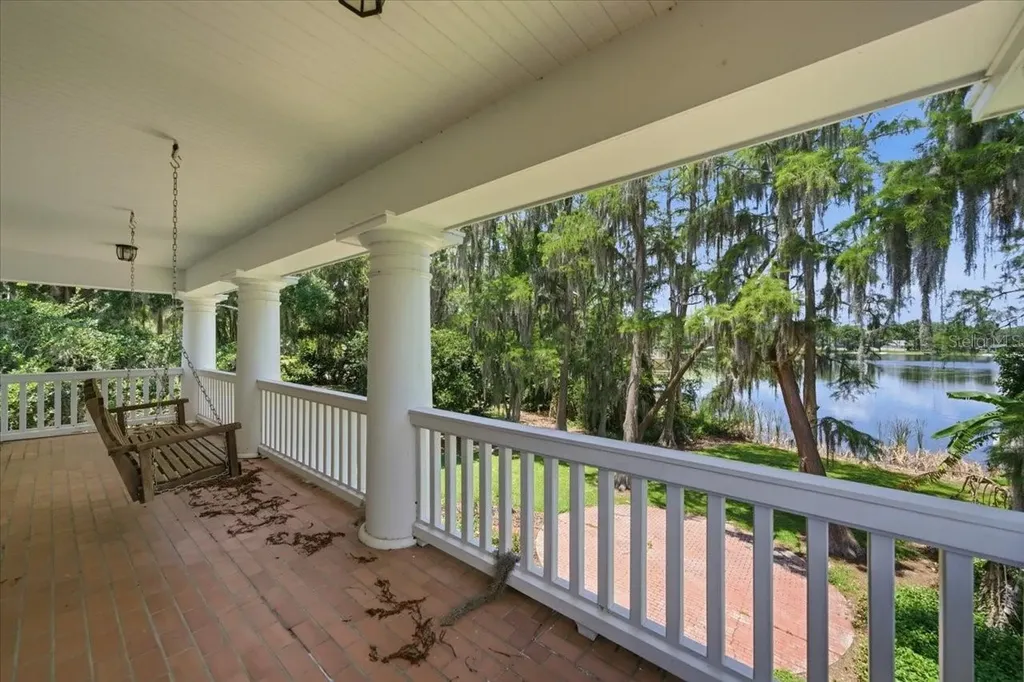 15612 Howell Park Lane Tampa FL 33625