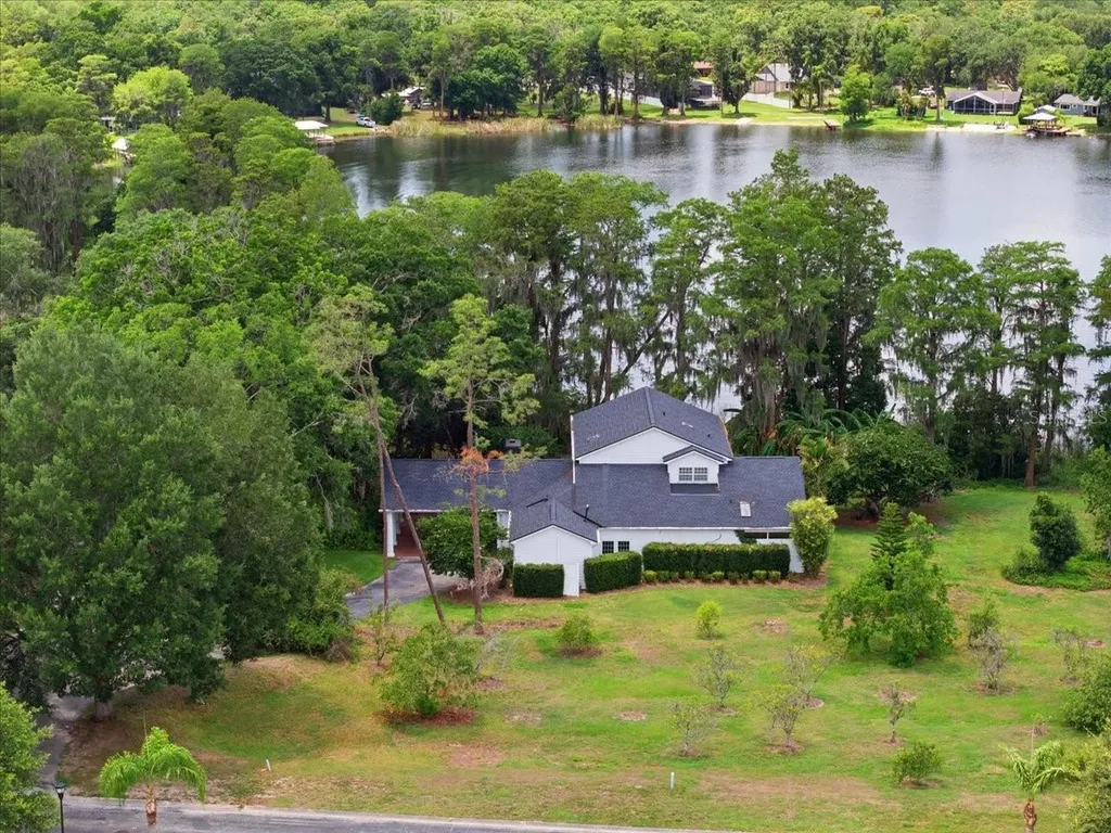 15612 Howell Park Lane Tampa FL 33625