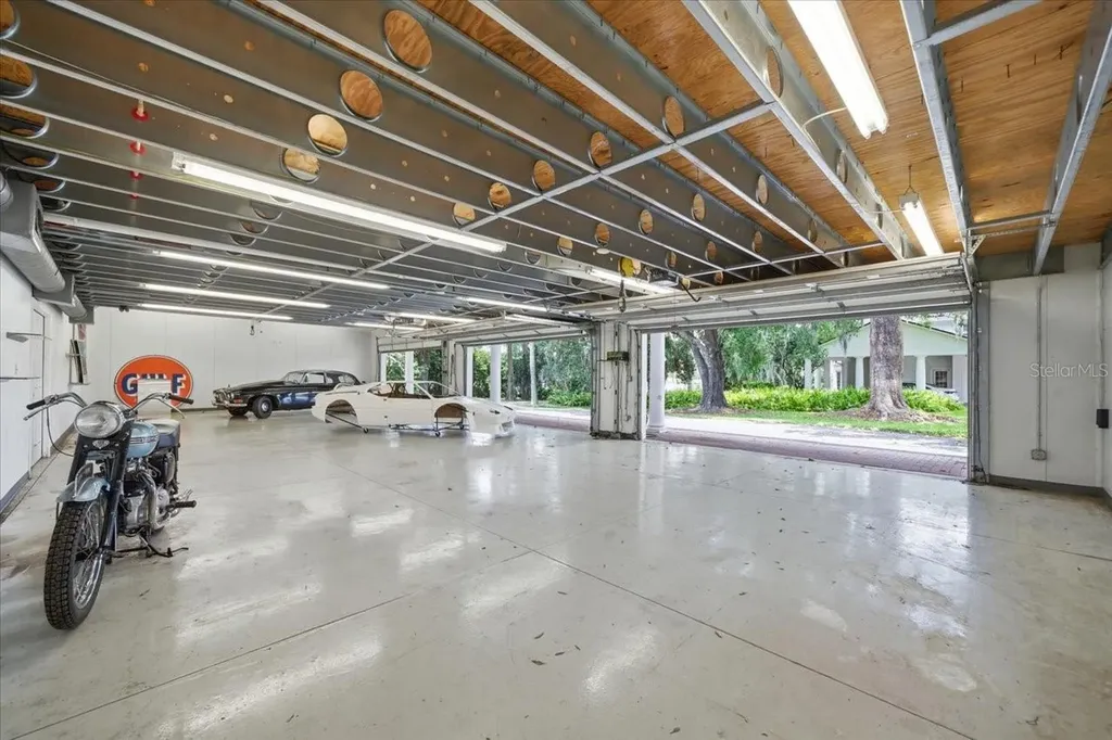 15612 Howell Park Lane Tampa FL 33625