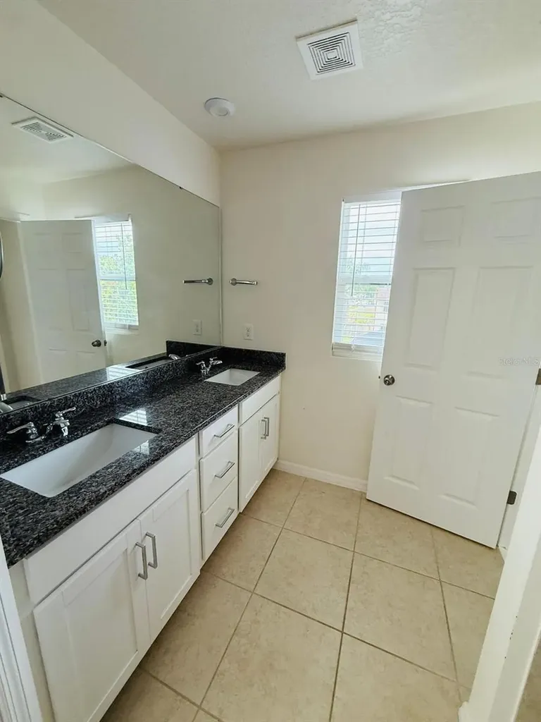 2410 Avian Loop Kissimmee FL 34741