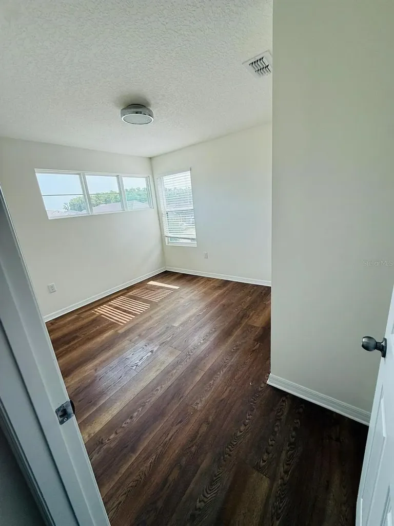2410 Avian Loop Kissimmee FL 34741