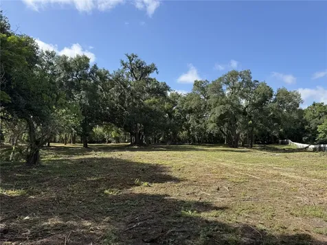 521 E Clay Avenue Brandon FL 33510