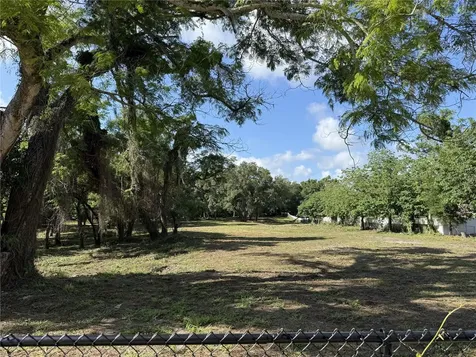 521 E Clay Avenue Brandon FL 33510