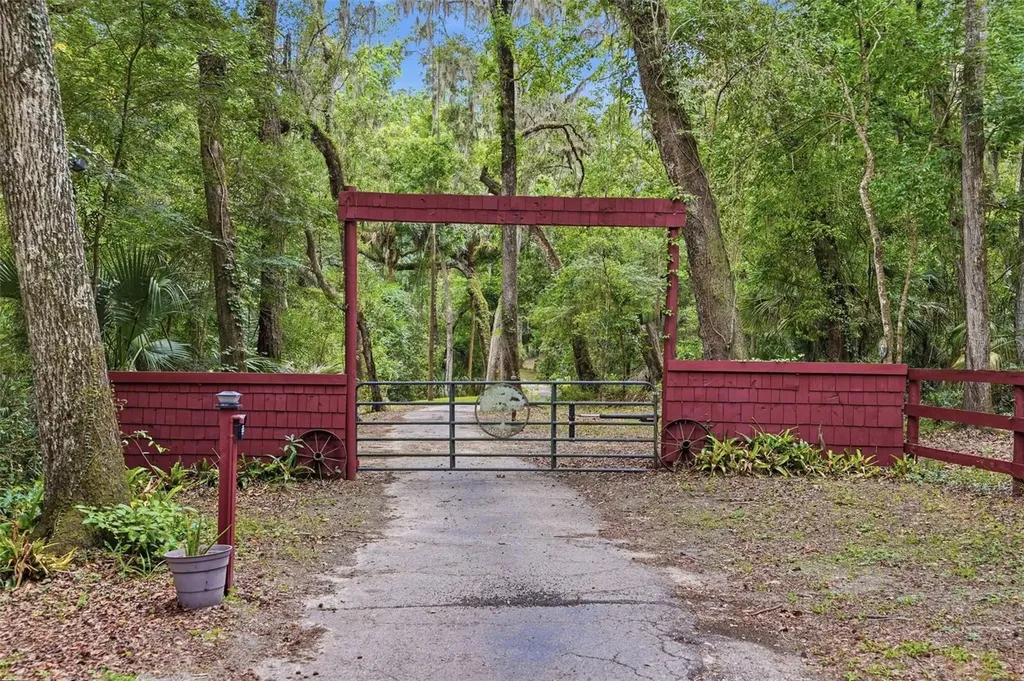 24050 Winding Creek Drive Brooksville FL 34601
