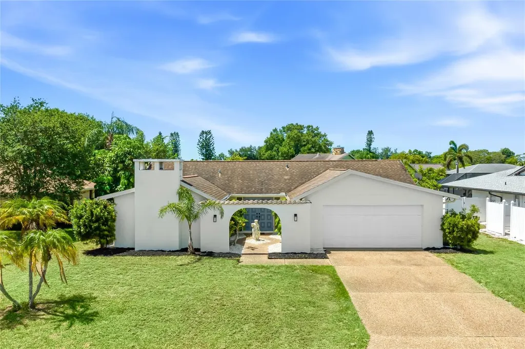 5710 Doral Court Sarasota FL 34238