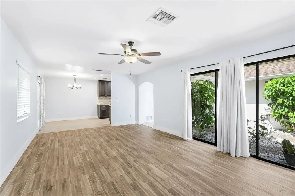 5710 Doral Court Sarasota FL 34238