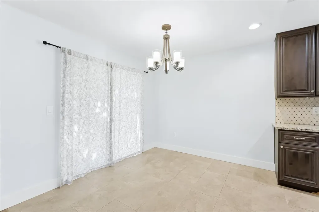 5710 Doral Court Sarasota FL 34238