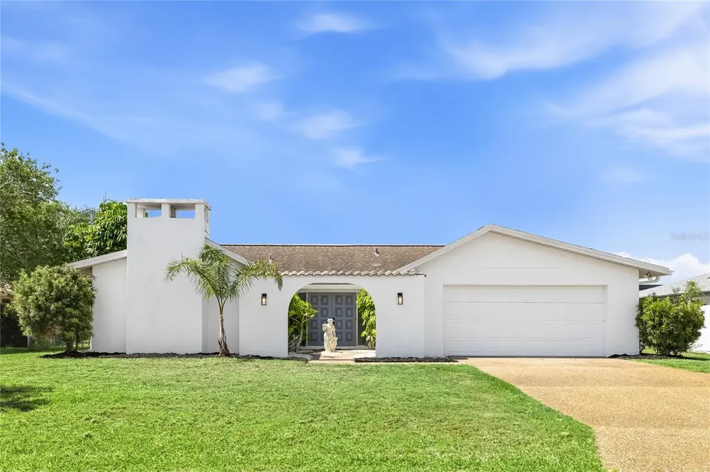 5710 Doral Court Sarasota FL 34238