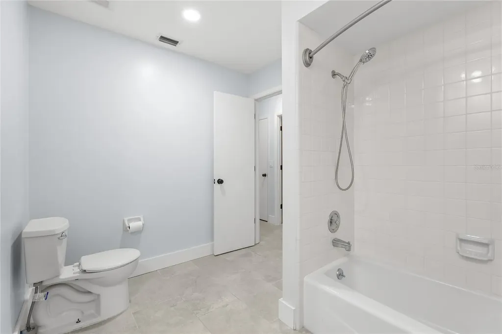 5710 Doral Court Sarasota FL 34238