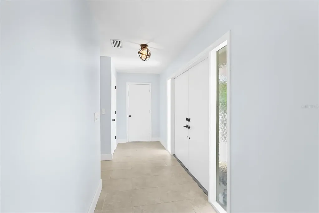 5710 Doral Court Sarasota FL 34238
