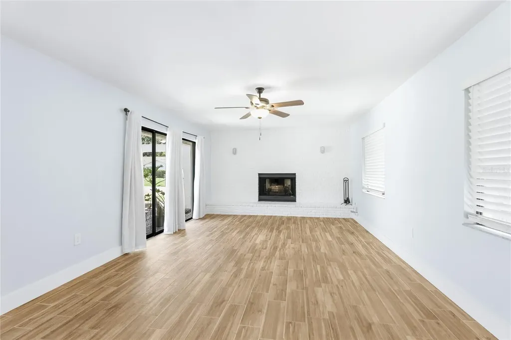 5710 Doral Court Sarasota FL 34238