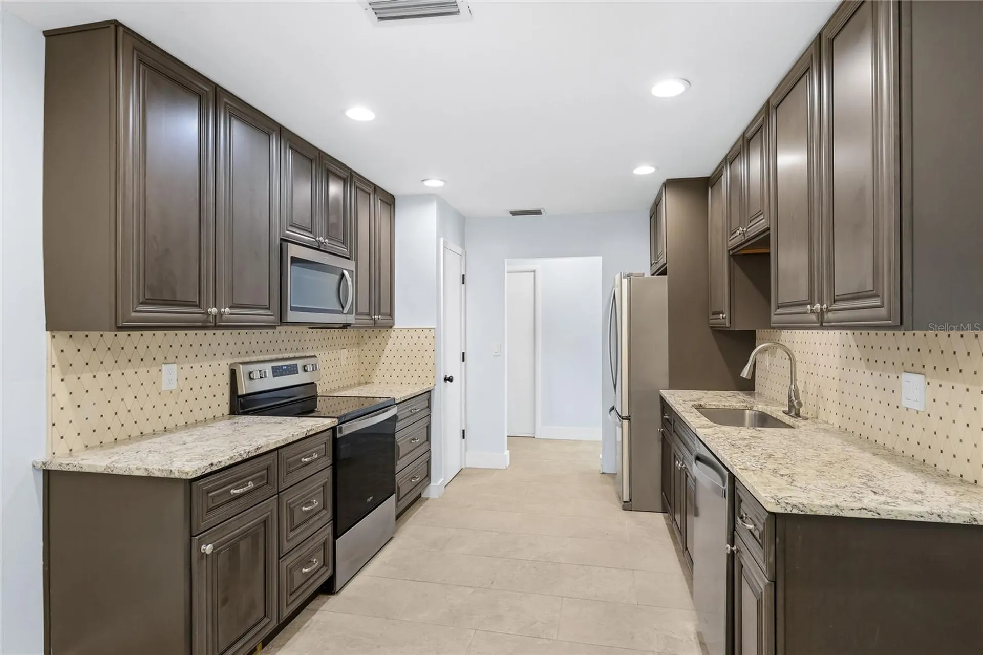 5710 Doral Court Sarasota FL 34238