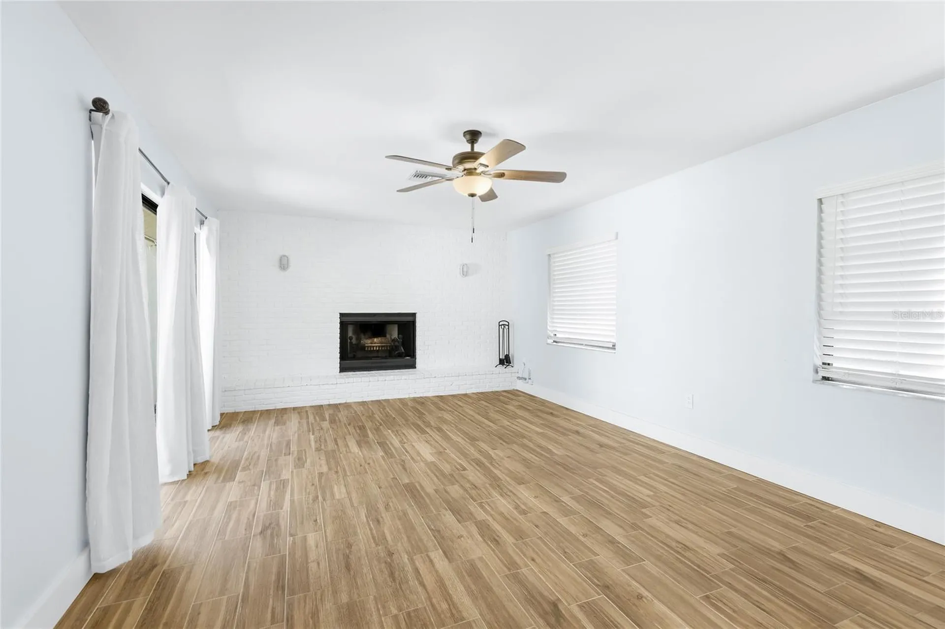 5710 Doral Court Sarasota FL 34238