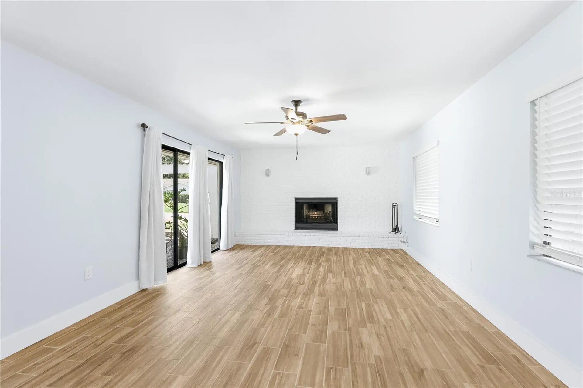 5710 Doral Court Sarasota FL 34238