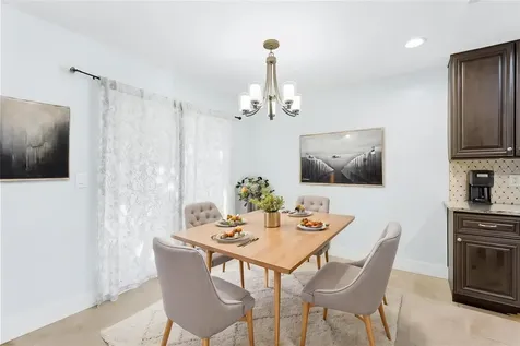 5710 Doral Court Sarasota FL 34238