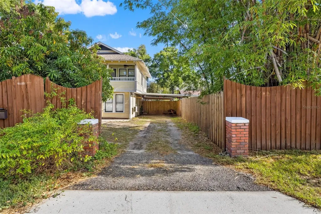 5202 N Seminole Avenue Tampa FL 33603