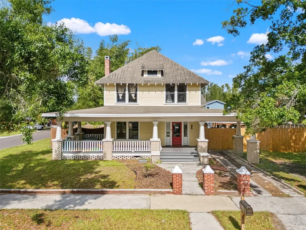 5202 N Seminole Avenue Tampa FL 33603