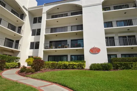 238 Mariner Drive Tarpon Springs FL 34689