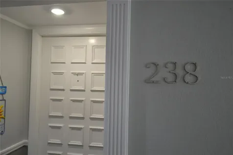 238 Mariner Drive Tarpon Springs FL 34689