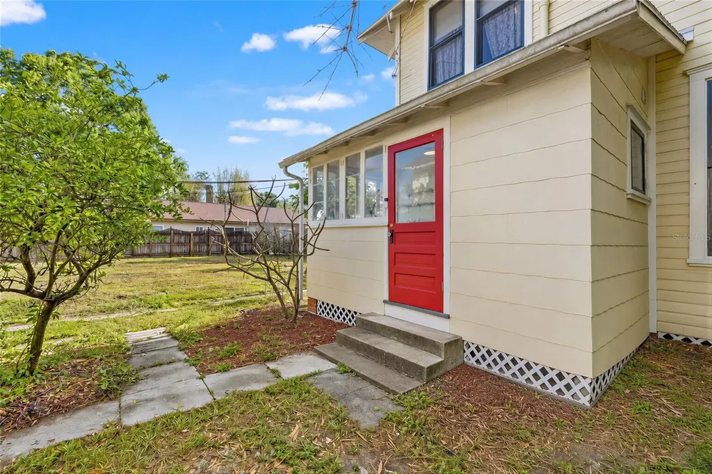 5202 N Seminole Avenue Tampa FL 33603