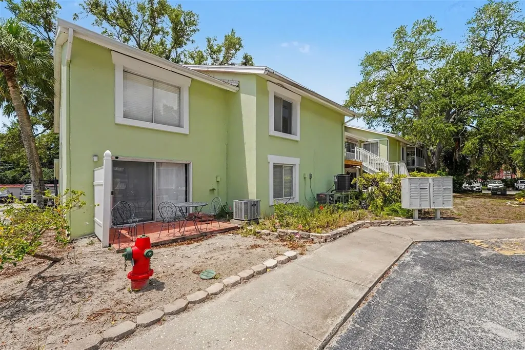 4105 38th Avenue S St Petersburg FL 33711