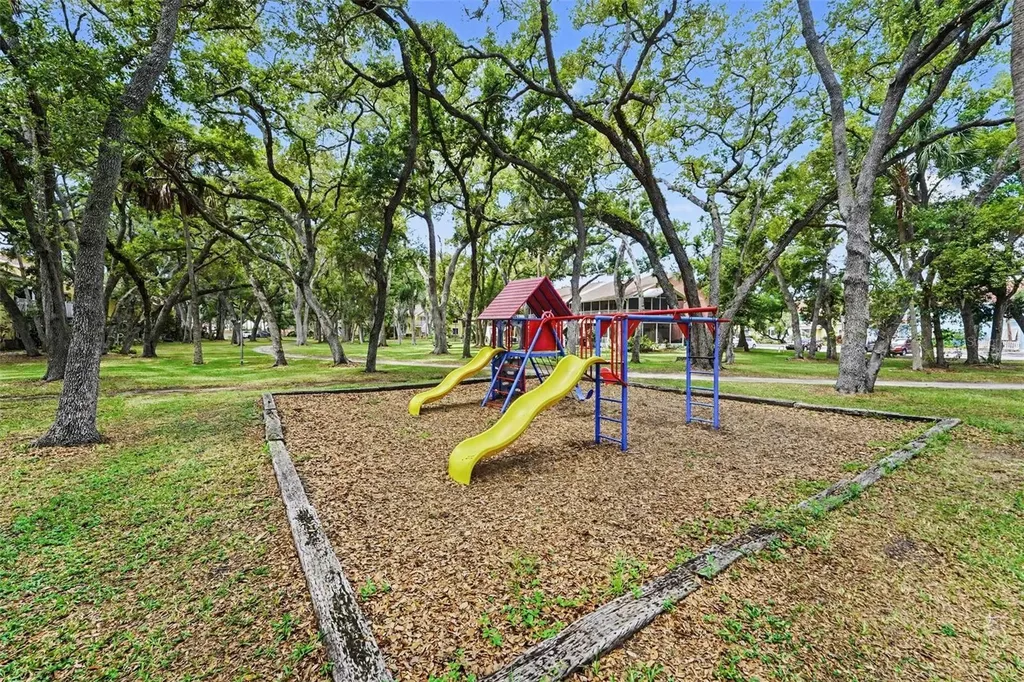 4105 38th Avenue S St Petersburg FL 33711