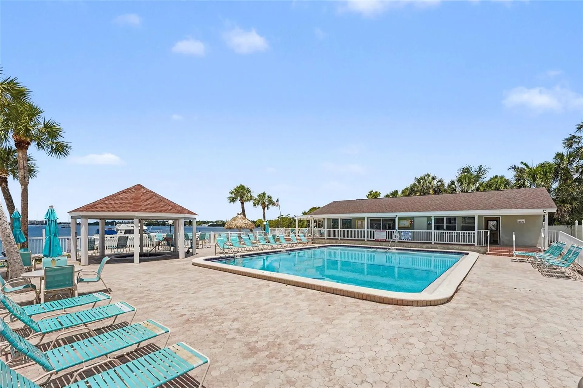 4105 38th Avenue S St Petersburg FL 33711